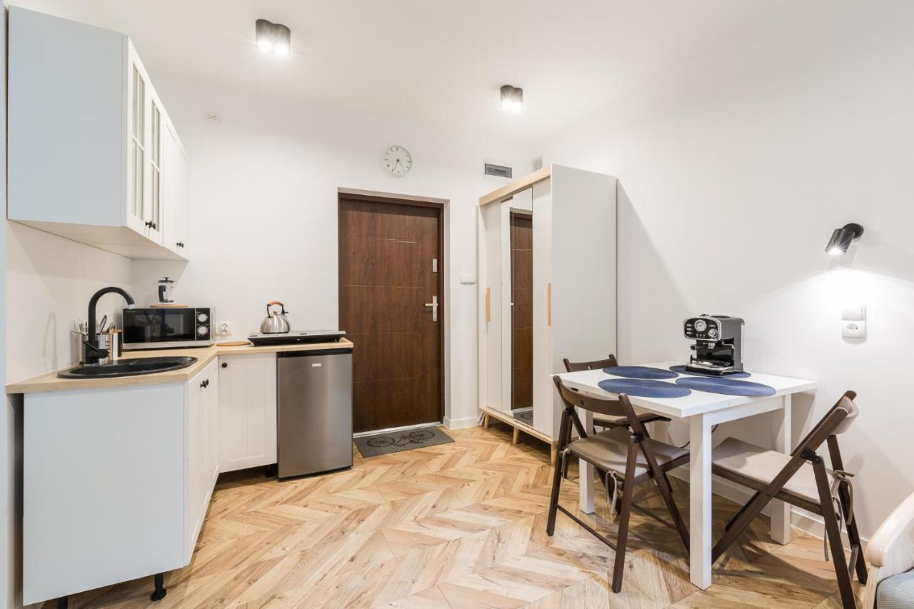 Apartamento Apartament Na Plantach Lesko Exterior foto