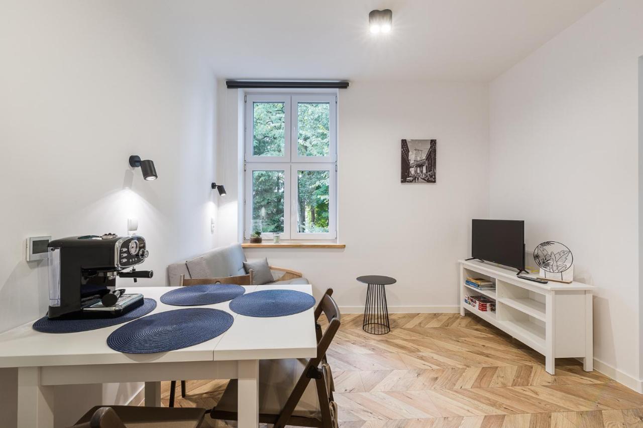 Apartamento Apartament Na Plantach Lesko Exterior foto
