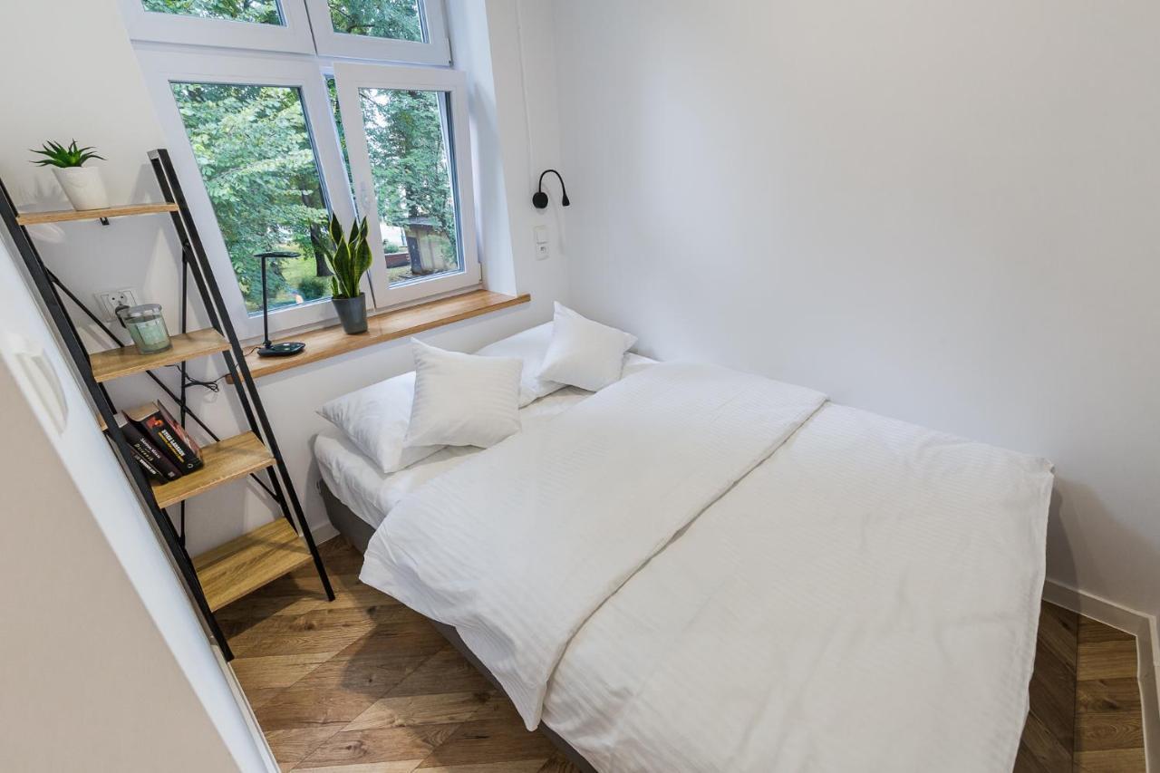 Apartamento Apartament Na Plantach Lesko Exterior foto